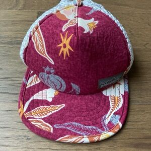 Patagonia Duckbill Mesh Trucker Hat Strap back Hawaiian Hibiscus Flowers Maroon
